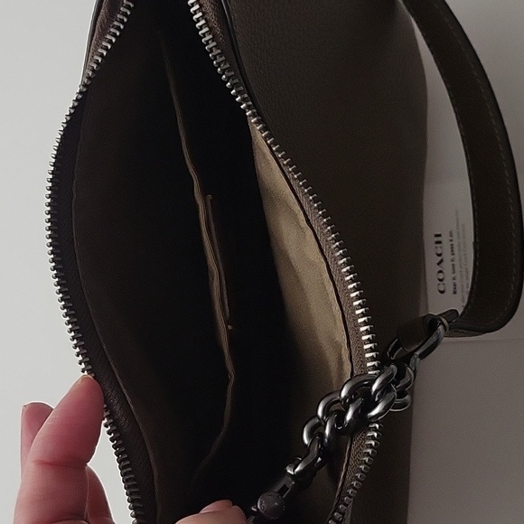 NWOT Coach Brown Pebbled Leather Shoulder Bag With Short Stap Only - Picture 7 of 13